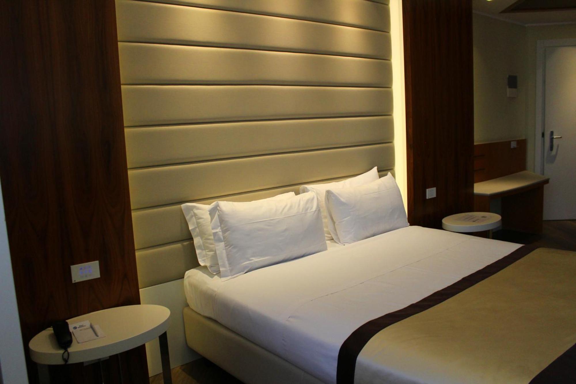 Best Western Mirage Hotel Fiera 파데르노 두냐노 외부 사진