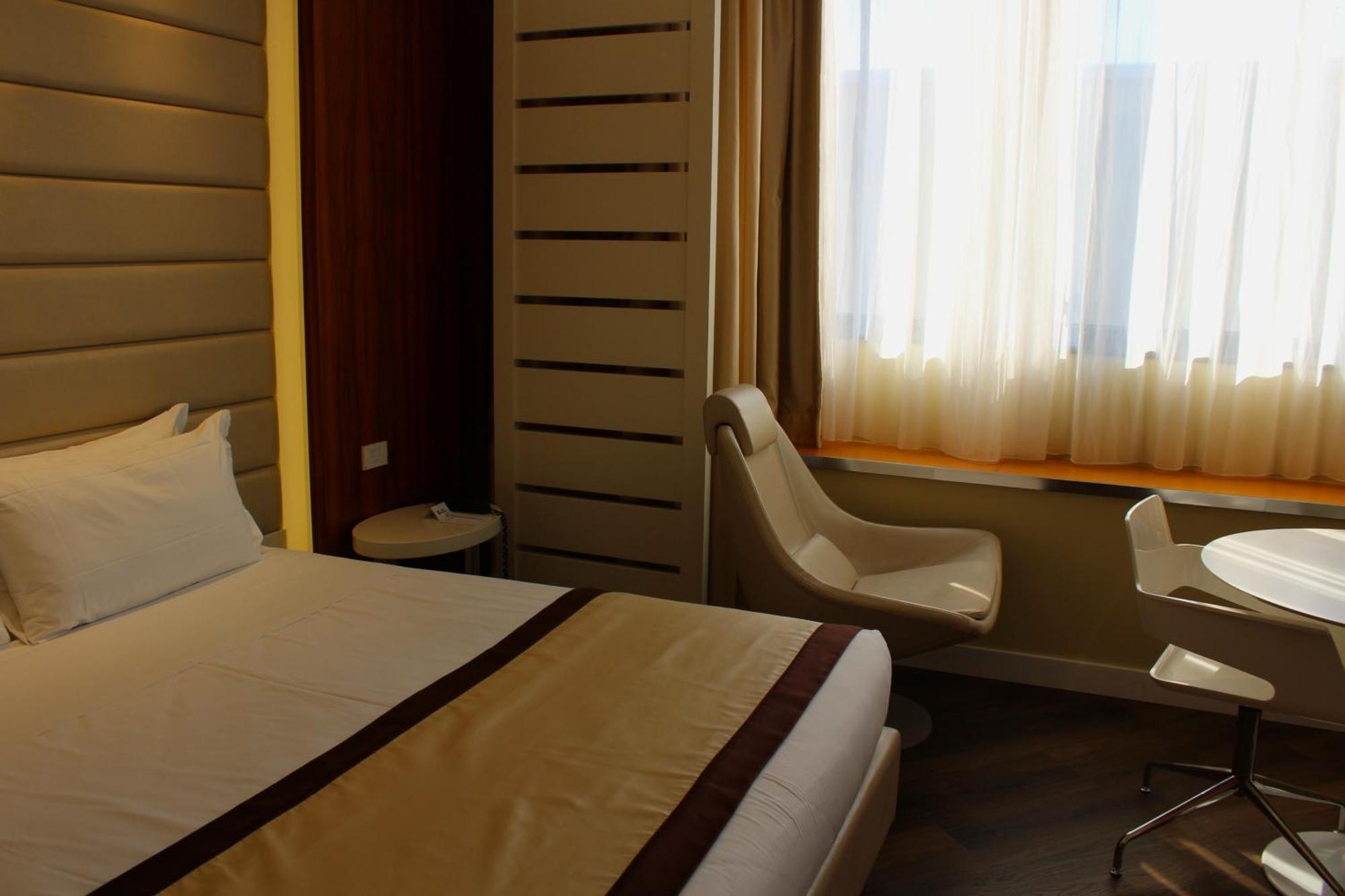 Best Western Mirage Hotel Fiera 파데르노 두냐노 외부 사진