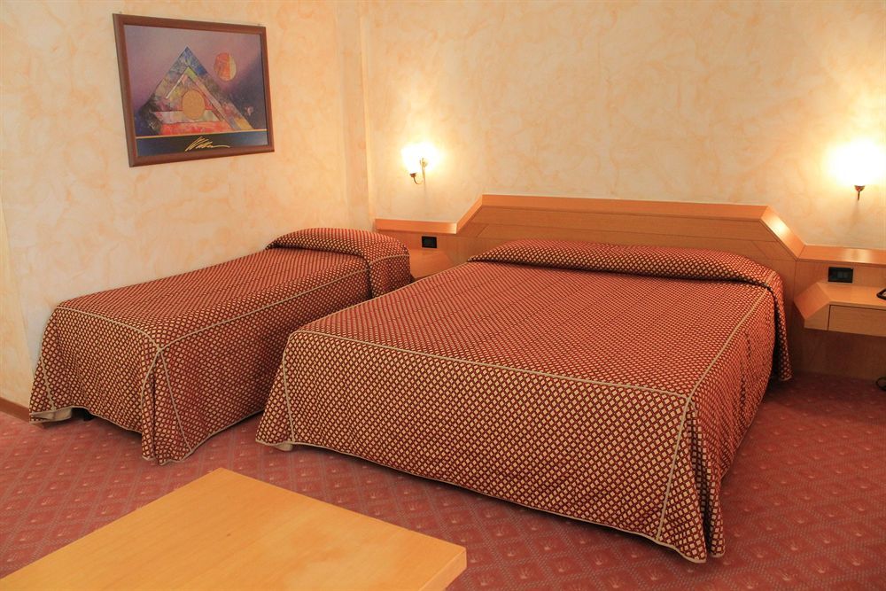 Best Western Mirage Hotel Fiera 파데르노 두냐노 외부 사진